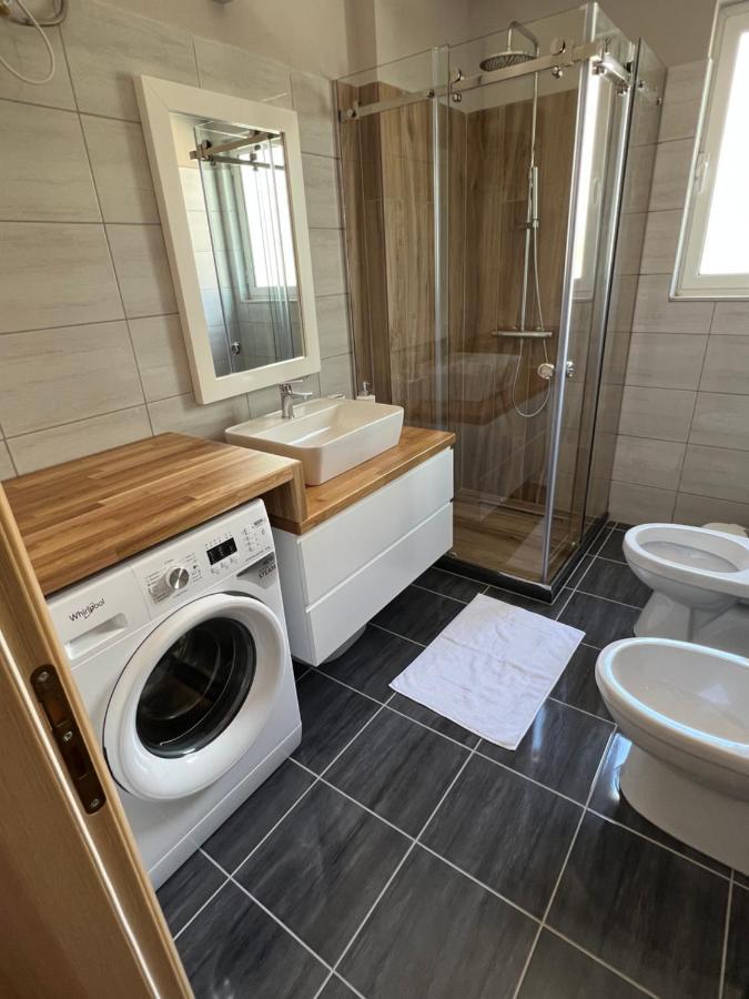 Coral Apartments Sarande Bagian luar foto